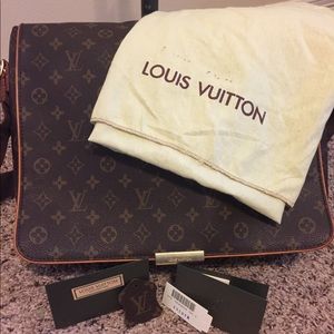 SOLD! Louis Vuitton Messenger Bag